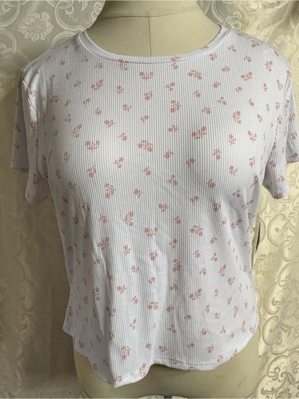 Derek Heart White Ribbed Short Sleeve Tee with Pink Floral Print NWT